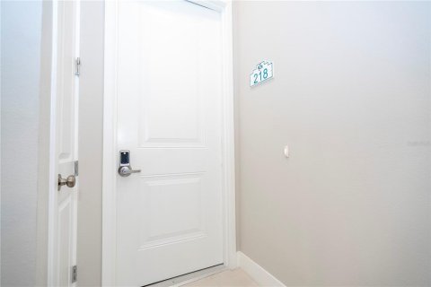 Condominio en venta en Four Corners, Florida, 5 dormitorios, 244.33 m2 № 1424397 - foto 8