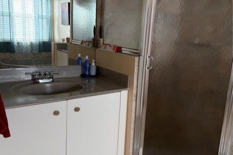 Снять в аренду виллу или дом в Санрайз, Флорида 3 спальни, 158.21м2, № 2086133 - фото 19