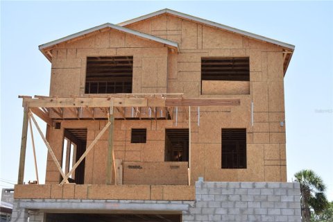House in Saint Petersburg, Florida 4 bedrooms, 215.07 sq.m. № 1560400 - photo 5