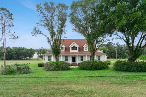 Casa en Brooksville, Florida 3 dormitorios, 321.72 m2 № 2201048