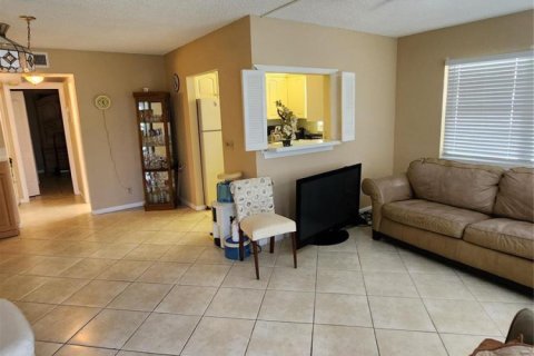 Condo in Deerfield Beach, Florida, 1 bedroom  № 2193092