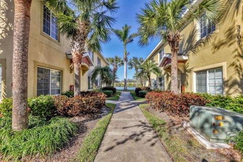 Adosado en venta en Bradenton, Florida, 3 dormitorios, 111.48 m2 № 1562421 - foto 1