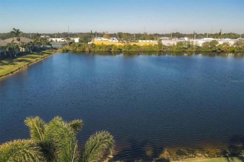 Adosado en venta en Bradenton, Florida, 3 dormitorios, 111.48 m2 № 1562421 - foto 24