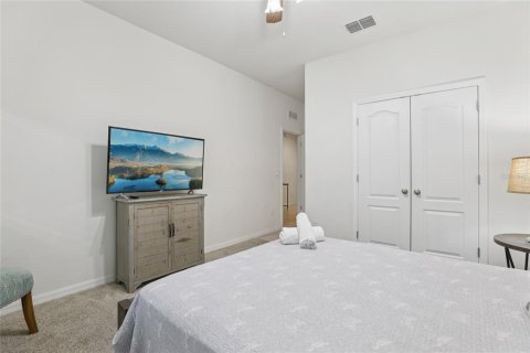 House in Davenport, Florida 7 bedrooms, 337.42 sq.m. № 1774647 - photo 26