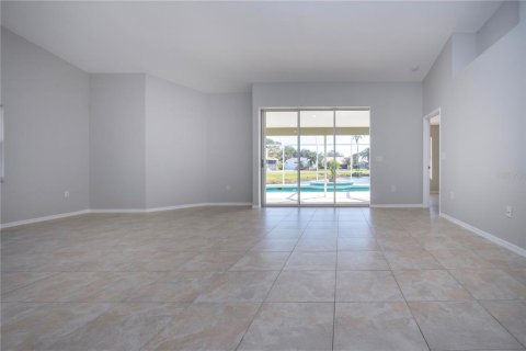 House in Sarasota, Florida 3 bedrooms, 171.78 sq.m. № 1547867 - photo 9