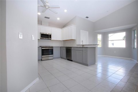 House in Sarasota, Florida 3 bedrooms, 171.78 sq.m. № 1547867 - photo 10