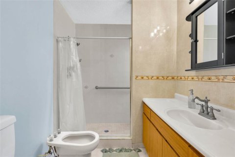 Villa ou maison à vendre à Kissimmee, Floride: 4 chambres, 210.33 m2 № 2306872 - photo 13