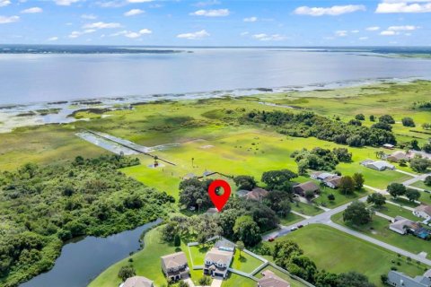 Villa ou maison à vendre à Kissimmee, Floride: 4 chambres, 210.33 m2 № 2306872 - photo 2