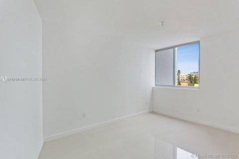 Купить кондоминиум в Майами, Флорида 2 спальни, 95.78м2, № 2186049 - фото 12