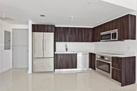 Купить кондоминиум в Майами, Флорида 2 спальни, 95.78м2, № 2186049 - фото 4
