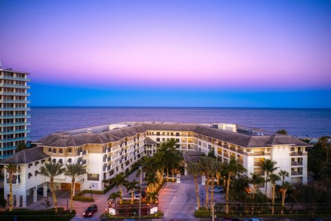 Condominio en Vero Beach, Florida, 2 dormitorios  № 2243284