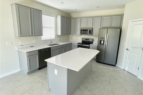House in Clermont, Florida 3 bedrooms, 174.38 sq.m. № 2239202 - photo 5