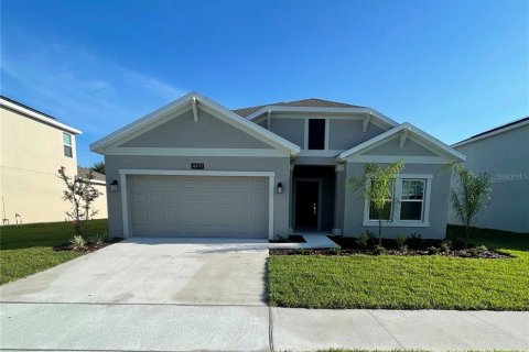 House in Clermont, Florida 3 bedrooms, 174.38 sq.m. № 2239202