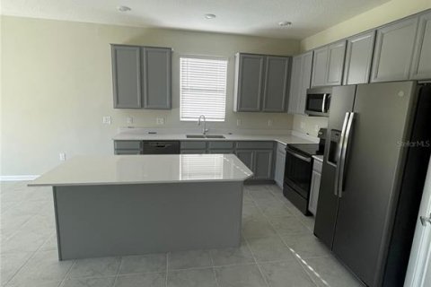 House in Clermont, Florida 3 bedrooms, 174.38 sq.m. № 2239202 - photo 4