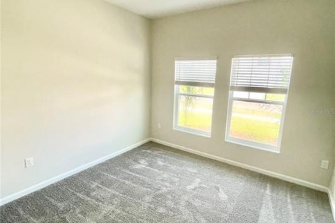 House in Clermont, Florida 3 bedrooms, 174.38 sq.m. № 2239202 - photo 6