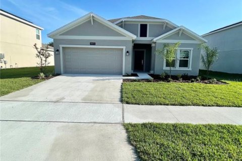 House in Clermont, Florida 3 bedrooms, 174.38 sq.m. № 2239202 - photo 2