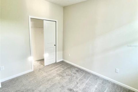 House in Clermont, Florida 3 bedrooms, 174.38 sq.m. № 2239202 - photo 7
