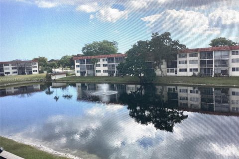 Copropriété à vendre à Pembroke Pines, Floride: 2 chambres, 97.55 m2 № 2153499 - photo 22