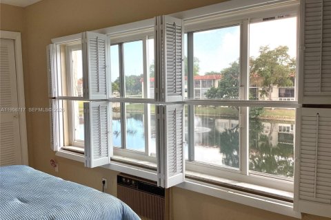 Copropriété à vendre à Pembroke Pines, Floride: 2 chambres, 97.55 m2 № 2153499 - photo 24