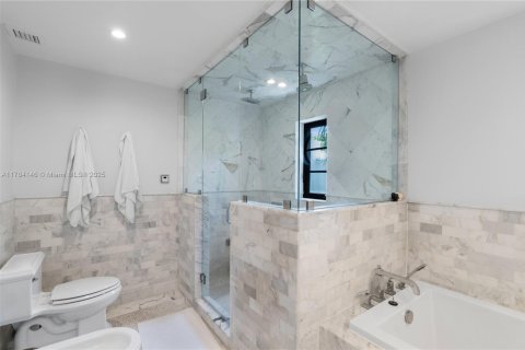 Купить виллу или дом в Майами-Бич, Флорида 4 спальни, 361.02м2, № 1980796 - фото 24