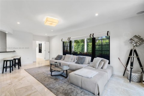 Купить виллу или дом в Майами-Бич, Флорида 4 спальни, 361.02м2, № 1980796 - фото 8