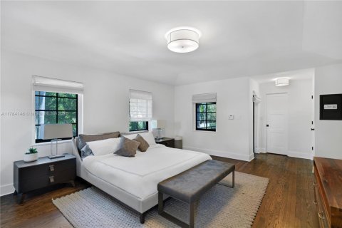 Купить виллу или дом в Майами-Бич, Флорида 4 спальни, 361.02м2, № 1980796 - фото 22