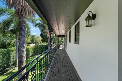 Купить виллу или дом в Майами-Бич, Флорида 4 спальни, 361.02м2, № 1980796 - фото 26