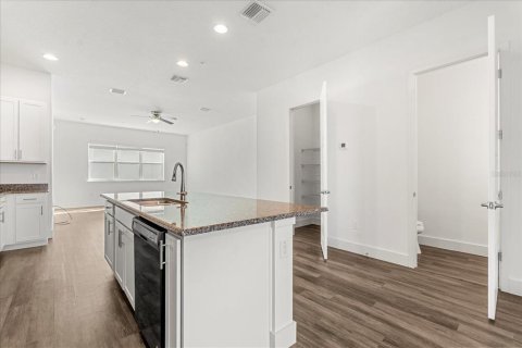 Touwnhouse à louer à Orlando, Floride: 3 chambres, 156.08 m2 № 2404651 - photo 8