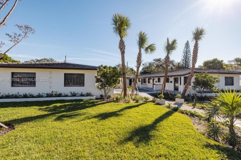 Apartment in El Portal, Florida 2 bedrooms № 2011496 - photo 29