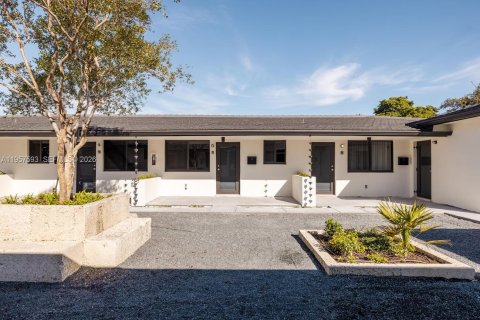 Apartment in El Portal, Florida 2 bedrooms № 2011496 - photo 24