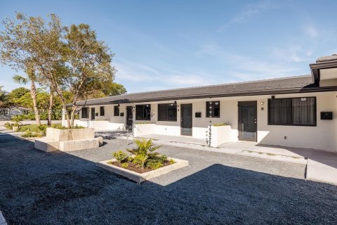 Apartment in El Portal, Florida 2 bedrooms № 2011496 - photo 23