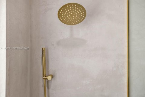 Apartment in El Portal, Florida 2 bedrooms № 2011496 - photo 17