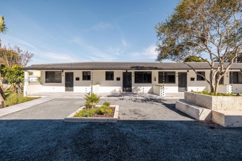 Apartment in El Portal, Florida 2 bedrooms № 2011496 - photo 26