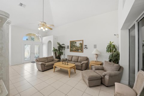 Casa en venta en St. Lucie, Florida, 4 dormitorios, 308.34 m2 № 2254378 - foto 4