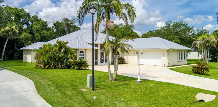 Casa en St. Lucie, Florida 4 dormitorios, 308.34 m2 № 2254378