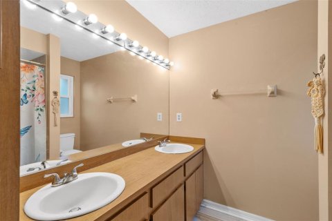 House in Land O' Lakes, Florida 3 bedrooms, 117.52 sq.m. № 1907831 - photo 10
