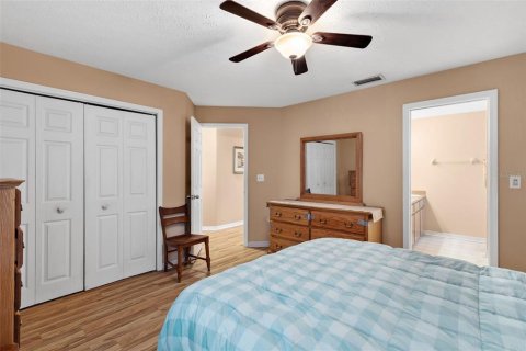 House in Land O' Lakes, Florida 3 bedrooms, 117.52 sq.m. № 1907831 - photo 9