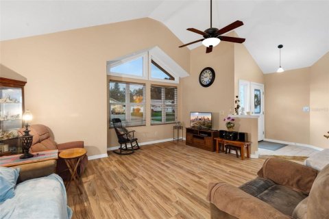 House in Land O' Lakes, Florida 3 bedrooms, 117.52 sq.m. № 1907831 - photo 4