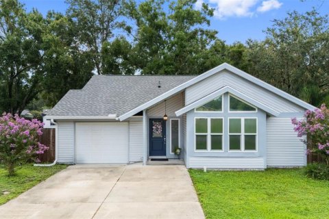 House in Land O' Lakes, Florida 3 bedrooms, 117.52 sq.m. № 1907831 - photo 1