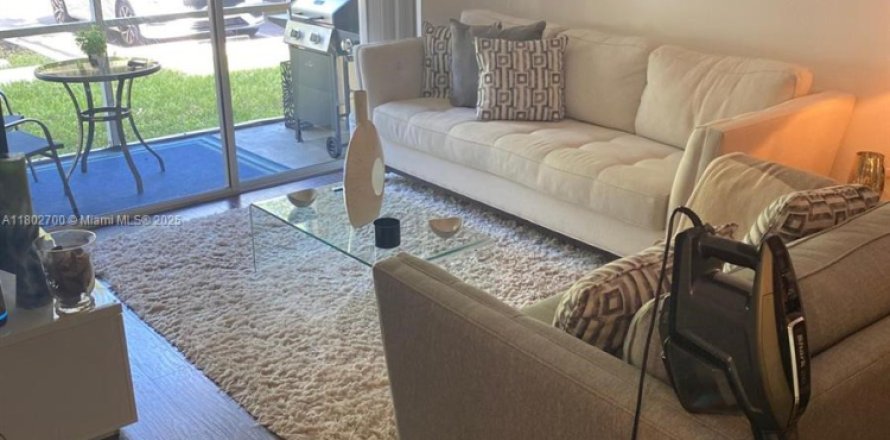 Condo in Sunrise, Florida, 2 bedrooms  № 1862161