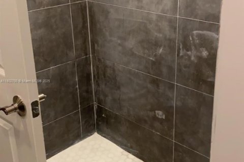Condo in Sunrise, Florida, 2 bedrooms  № 1862161 - photo 12
