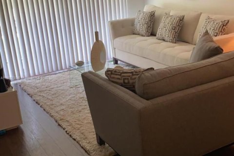 Condo in Sunrise, Florida, 2 bedrooms  № 1862161 - photo 10
