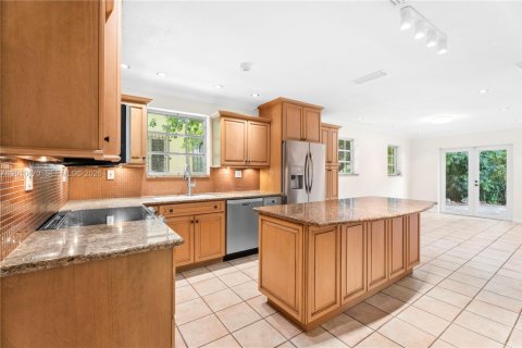 Villa ou maison à louer à Coral Gables, Floride: 3 chambres, 165.46 m2 № 2073374 - photo 5