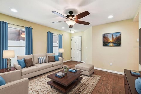 Casa en venta en Wesley Chapel, Florida, 3 dormitorios, 104.98 m2 № 1907316 - foto 2