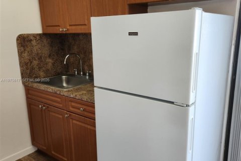 Condo in Miami, Florida, 3 bedrooms  № 2040080 - photo 4