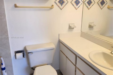 Condo in Miami, Florida, 3 bedrooms  № 2040080 - photo 10