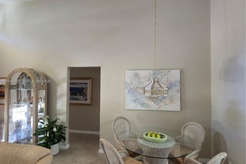 Villa ou maison à vendre à Pembroke Pines, Floride: 3 chambres, 200.11 m2 № 2059353 - photo 13