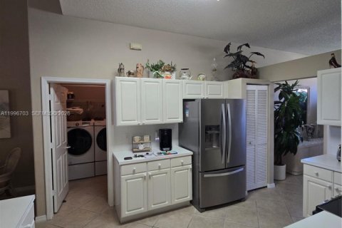 Villa ou maison à vendre à Pembroke Pines, Floride: 3 chambres, 200.11 m2 № 2059353 - photo 19