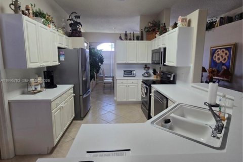 Villa ou maison à vendre à Pembroke Pines, Floride: 3 chambres, 200.11 m2 № 2059353 - photo 20