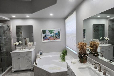 Villa ou maison à vendre à Pembroke Pines, Floride: 3 chambres, 200.11 m2 № 2059353 - photo 9